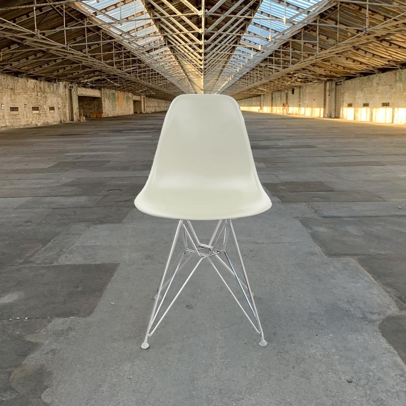 eames dsr chair