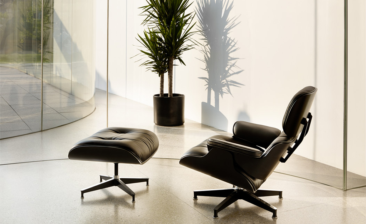 eames classic lounge chair