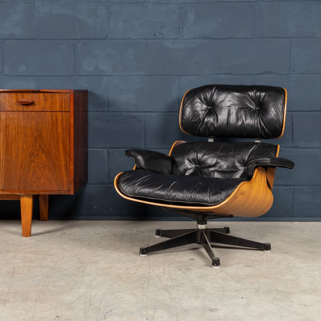 eames lounge chair black
