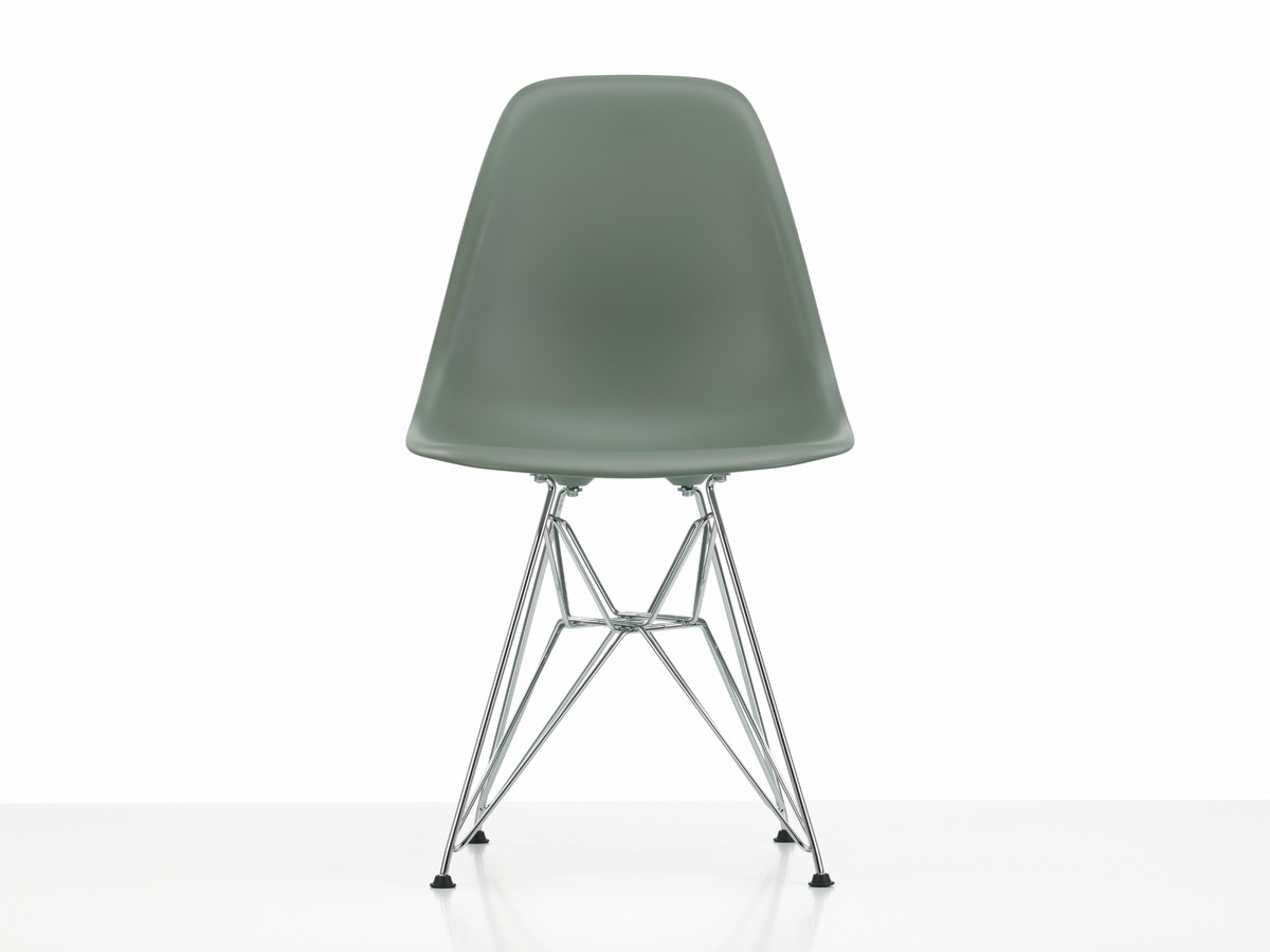 eames plastic side chair