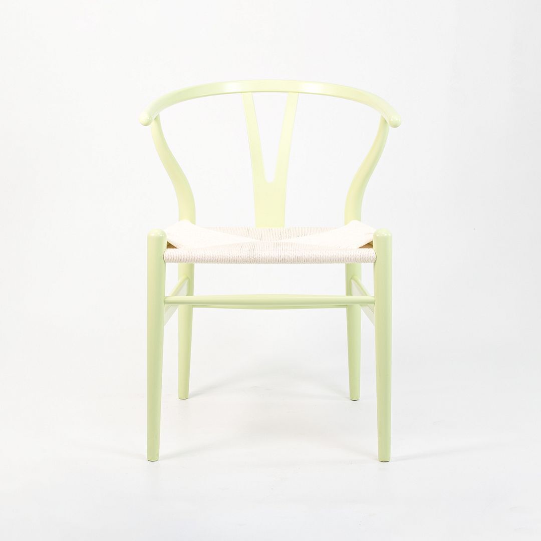 white wishbone dining chair